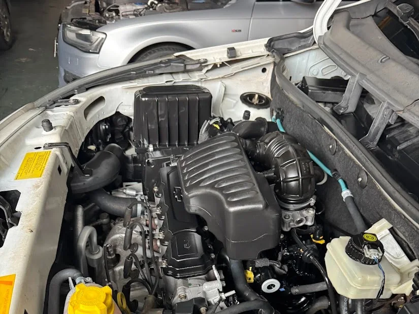 Motor de veículo em inspeção